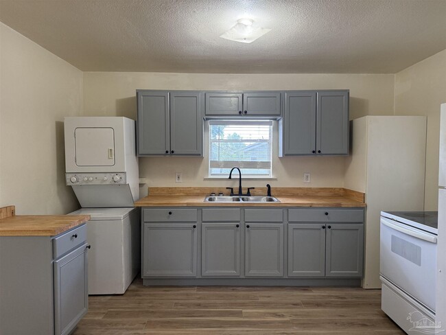 Photo - 1416 N 6th Ave