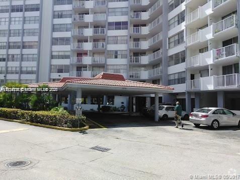 Building Photo - 1300 NE Miami Gardens Dr Unit 917E Rental
