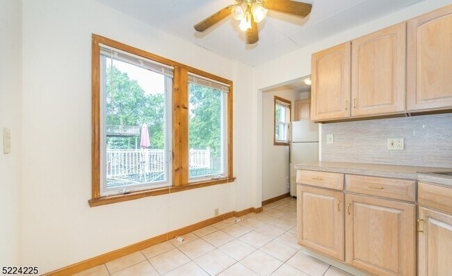 Photo - 3 Livingston Ave