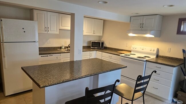 Building Photo - 113 Oak Ridge Dr Unit B
