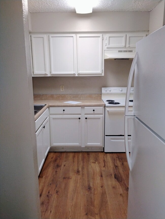 Photo - 1744 Cedar Lake Dr Unidad D