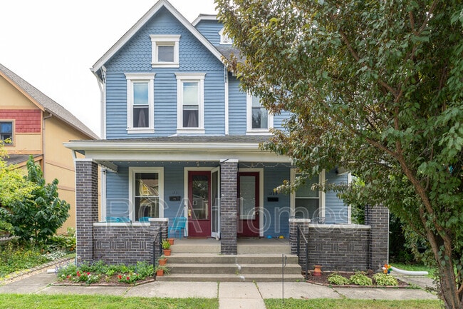Photo - 1231 Pleasant St House