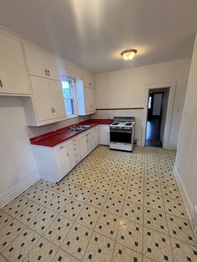 Photo - 1605-1605 N Linn St Unit 3