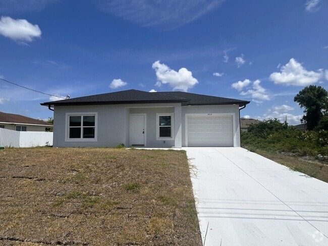 Building Photo - ASK US ABOUT FREE RENT! LOCATION LOCATION ... Rental