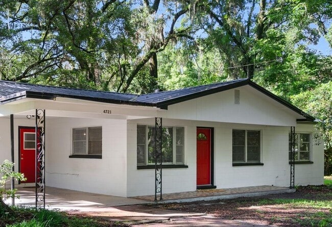 Building Photo - 4721 SW 47th Wy