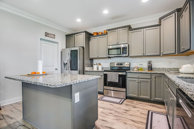 Photo - 110 Evergreen Frst Dr