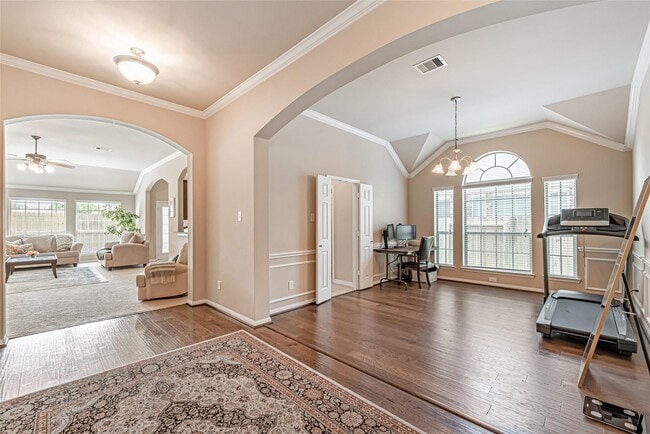 Photo - 119 Emerald Loch Ln