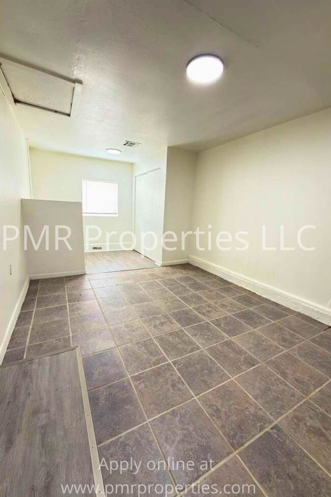 Photo - 2513 SW A Ave