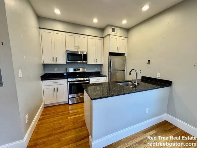 Photo - 405 S Huntington Ave Unit 2R