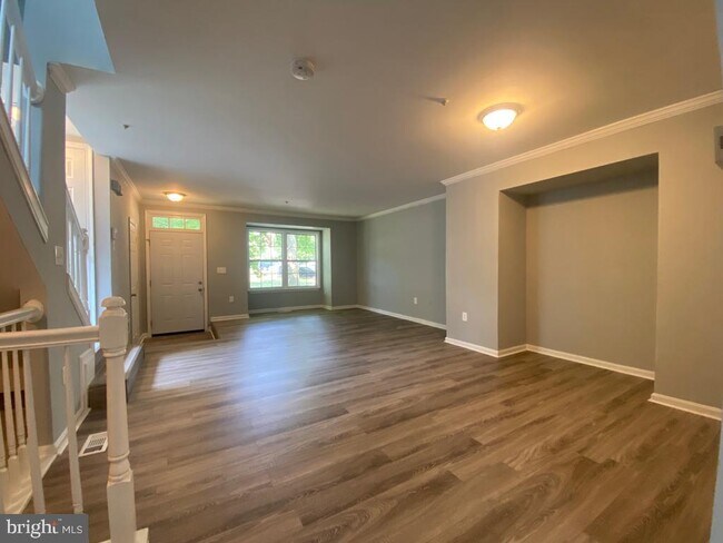 Photo - 1931 Barrington Ct