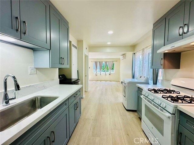 Photo - 229 E Olive Ave