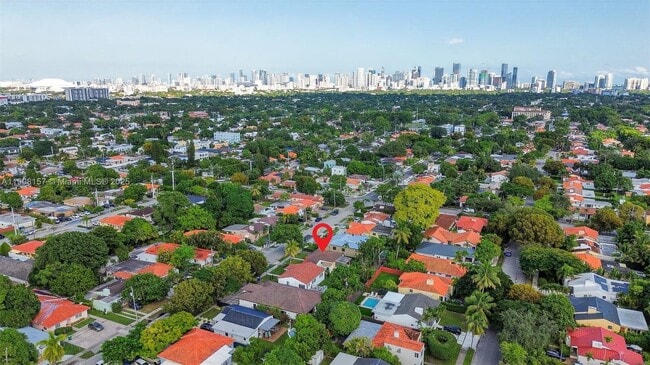 Photo - 2464 SW 19th St