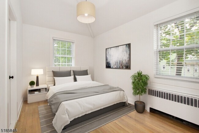 Photo - 380 Claremont Ave Unidad 8