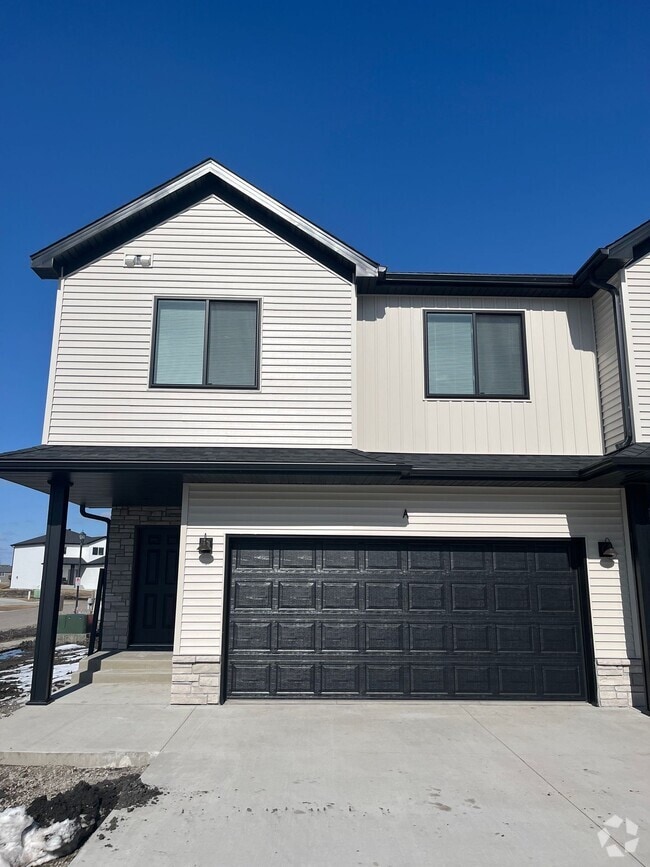 Building Photo - The Wilds Townhomes