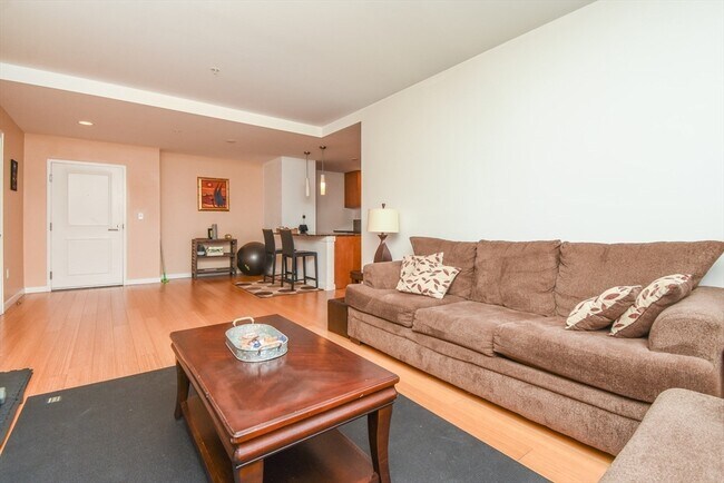 Photo - 16 Miner St Unit 303