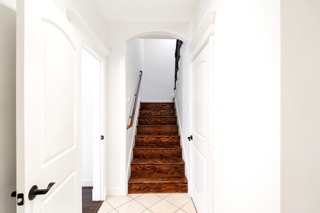 Photo - 612 W 27th St