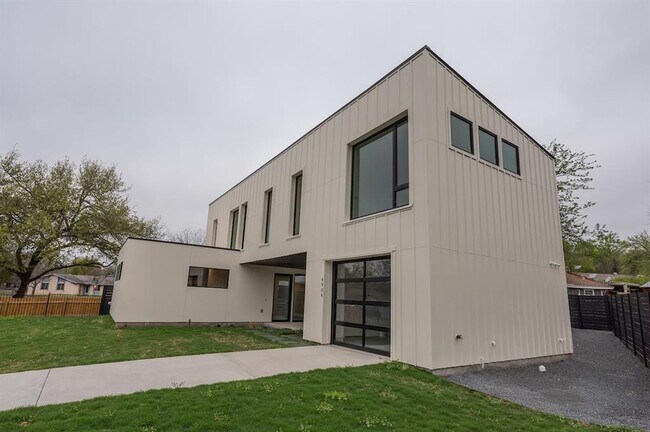 Photo - 4906 Aberdeen Cir