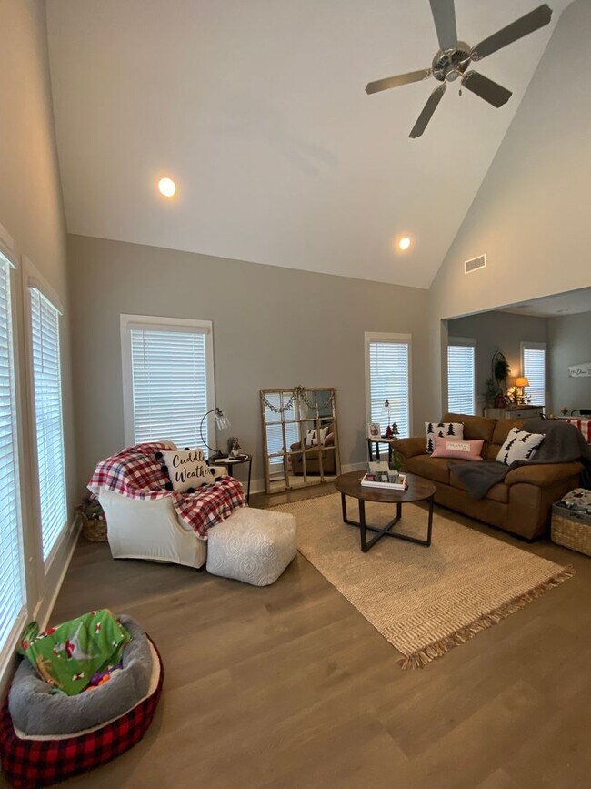 Photo - Fox Run Village Duette with Amenities