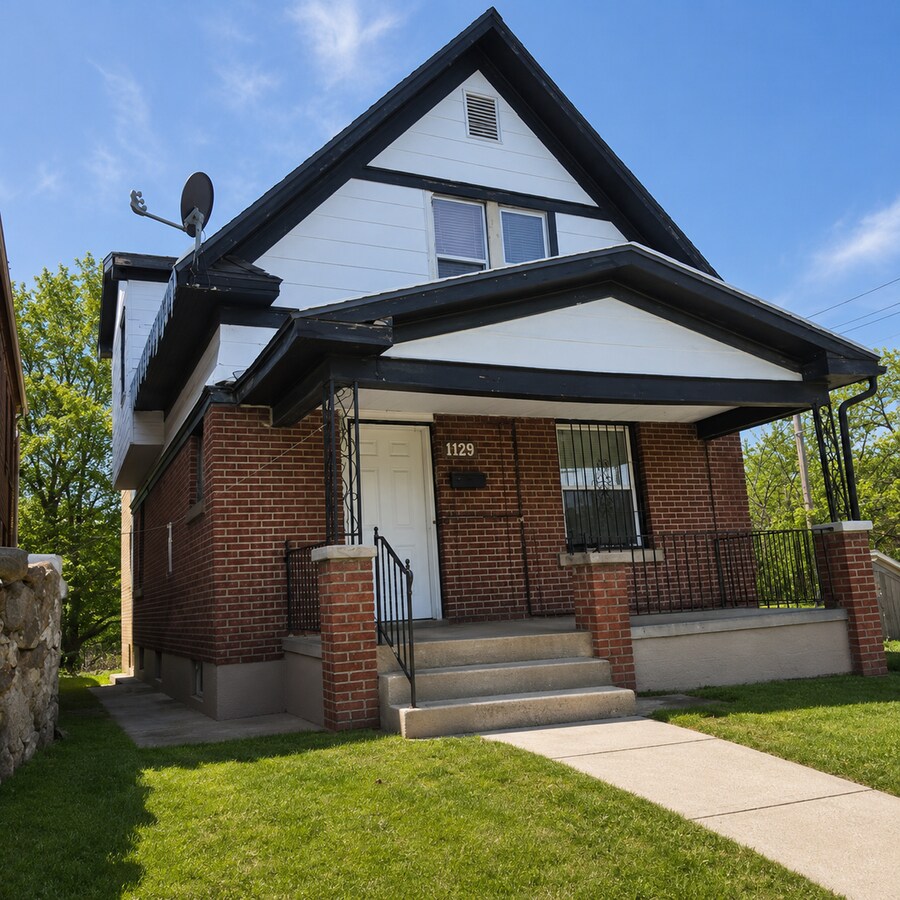 Spacious 5-Bedroom Home with 2 Full Baths & Room for Everyone! - Spacious 5-Bedroom Home with 2 Full Baths & Room for Everyone!