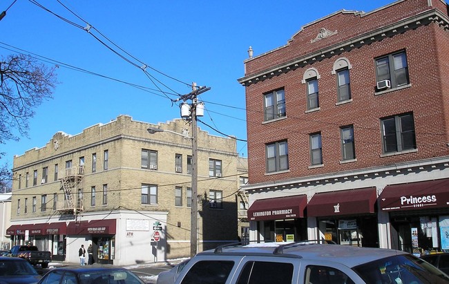 Exterior - Pineda Apartments