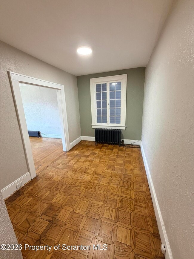 Photo - 406 W Lackawanna Ave