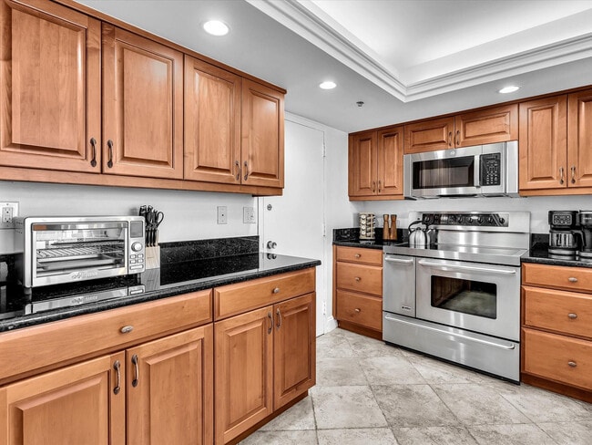 Photo - 1150 Hillsboro Mile Unit 204