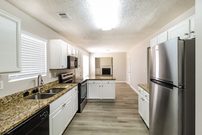 Photo - 6583 Carriage Ln