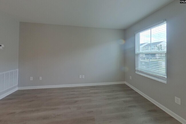 Photo - 757 Sequoia Dr