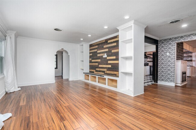 Photo - 1219 Park Ln