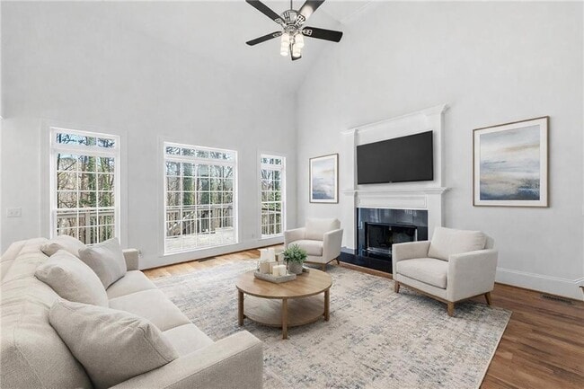 Photo - 125 River N Cir