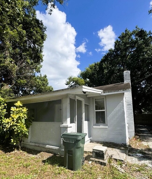 Building Photo - 1138 Olive St Unit 1