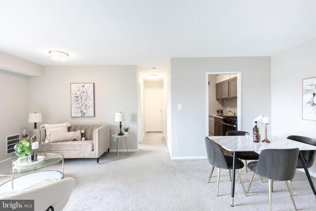 Photo - 1931 N Cleveland St Unit 602