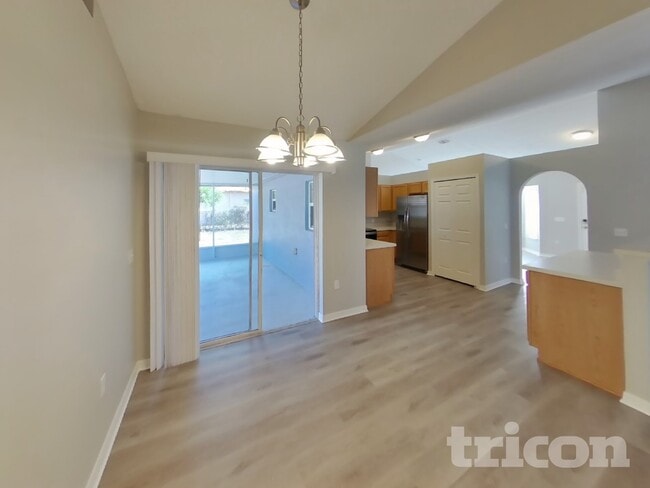 Photo - 13389 Dunbar St