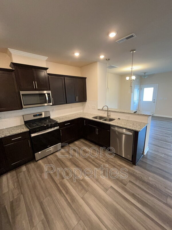 Photo - 305 Ribbon Rail St