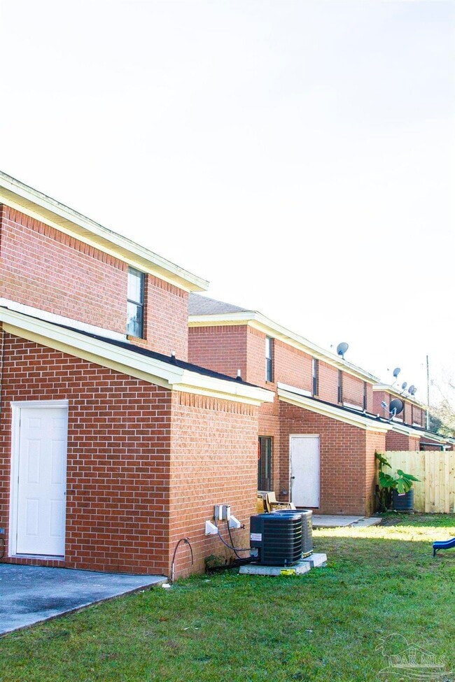 Photo - 7250 Hilburn Rd
