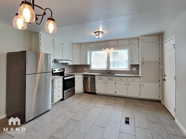 Photo - 7824 Rugby Ave