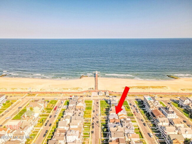 Photo - 6 1/2 Embury Ave