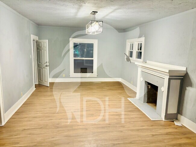 Photo - 211 S 7th St