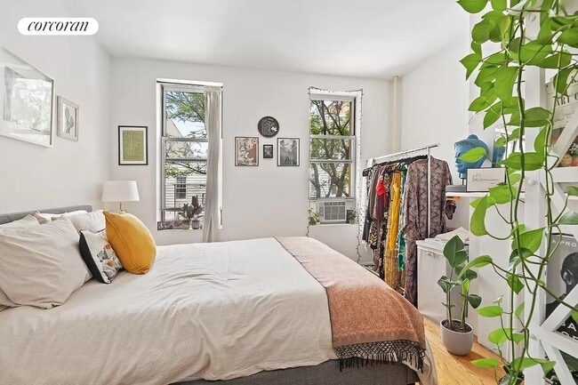 Photo - 210 Green St