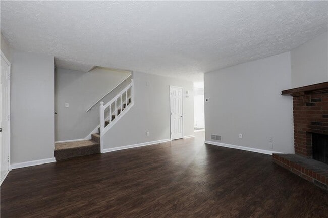 Photo - 284 Timber Creek Ln SW