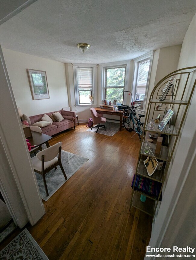 Photo - 364 Riverway Unidad 10