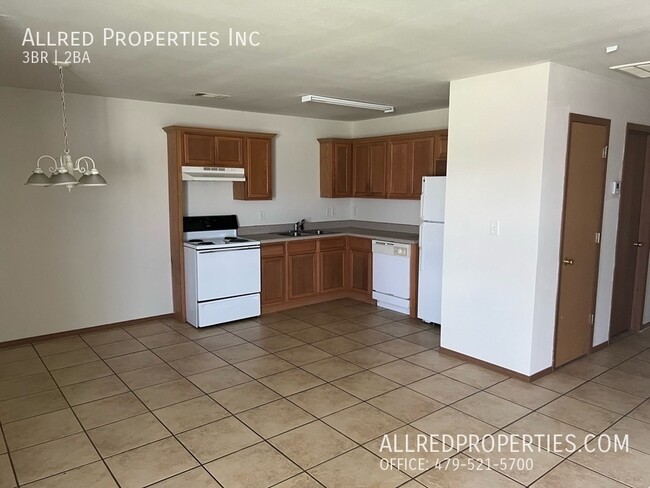 Photo - 407 E Asher Ct