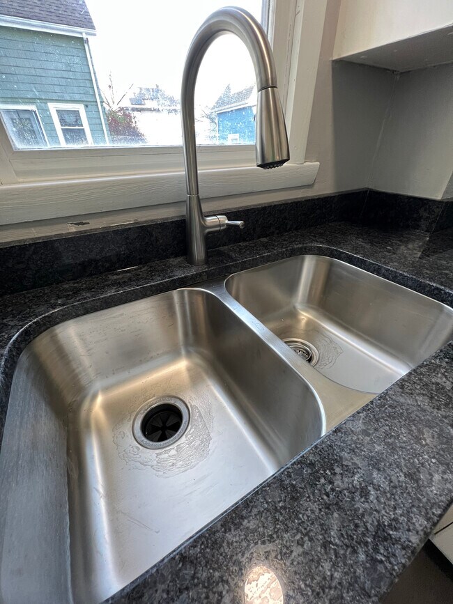 Double undermount sink - 24 Archer St Unit 1