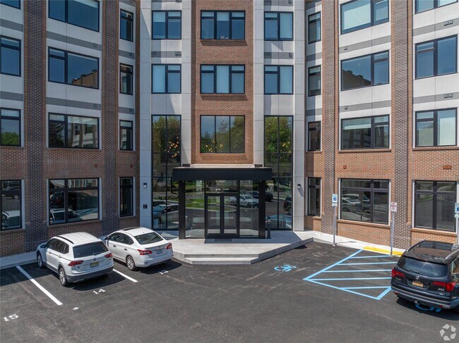 Photo - 15 Washington Ave Unidad 202