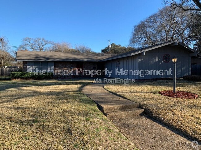 Building Photo - 5312 Lake Charles Dr Rental