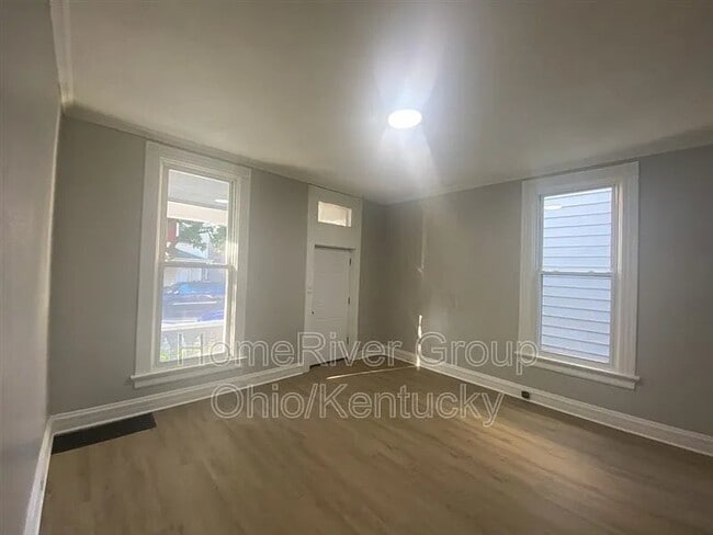 Photo - 329 E 16th St