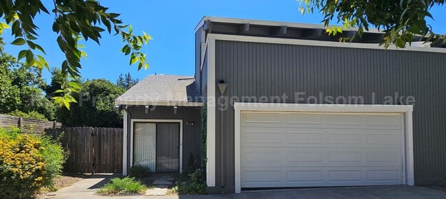 Photo - Spacious 3-bedroom 2.5 bath in South Davis