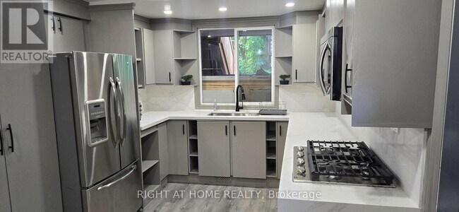 Photo - 258 Howland Ave