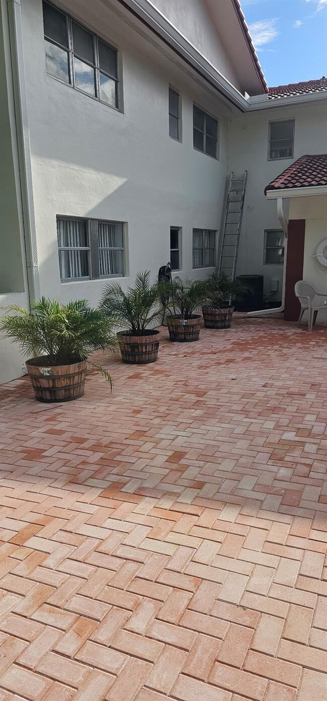 Photo - 3200 Coral Springs Dr