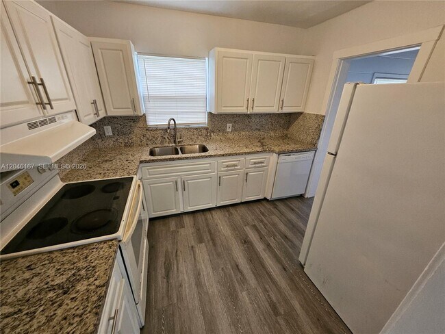 Photo - 2121 NW 28th St